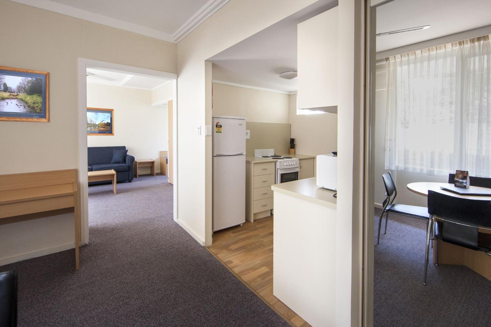 Redhill Cooma Motor Inn Extérieur photo