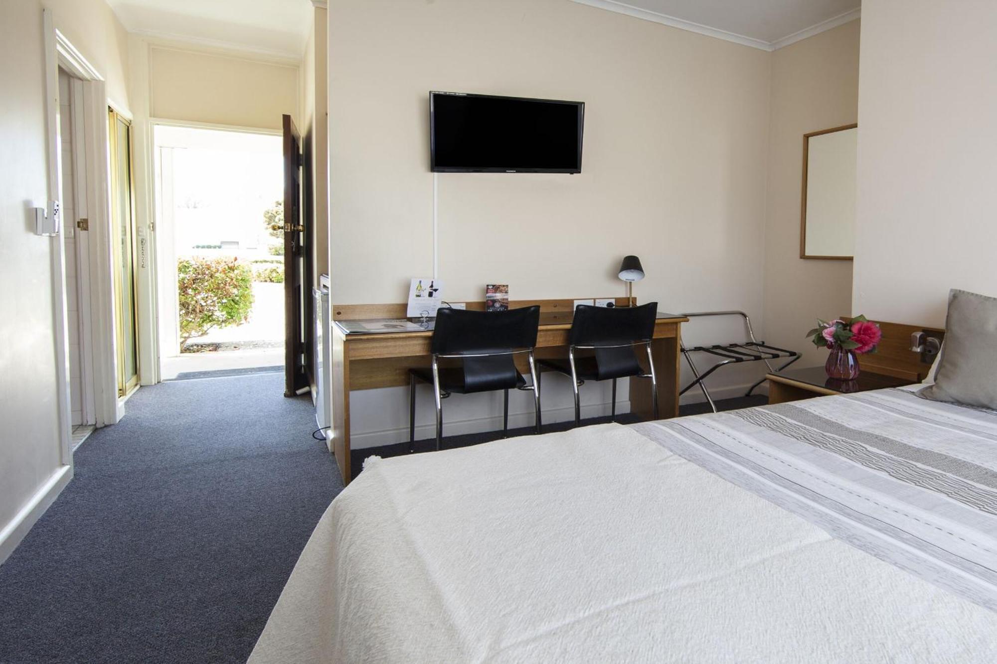 Redhill Cooma Motor Inn Extérieur photo