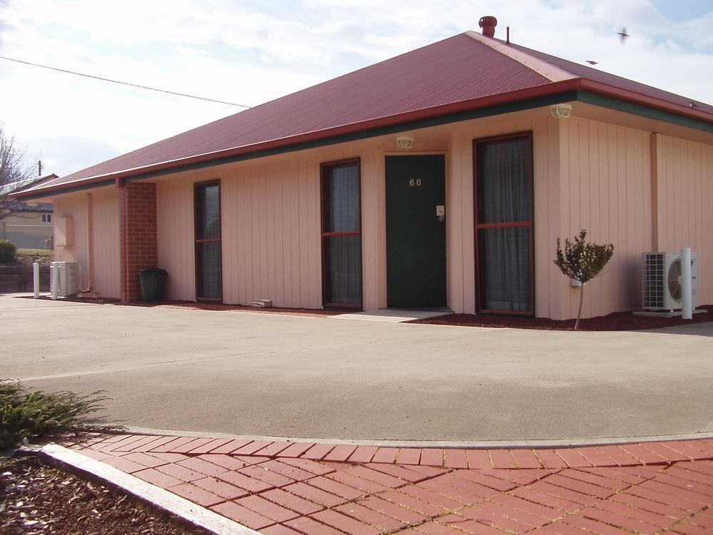 Redhill Cooma Motor Inn Extérieur photo