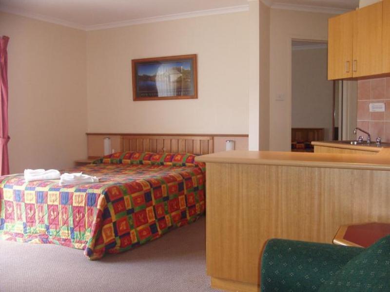 Redhill Cooma Motor Inn Extérieur photo