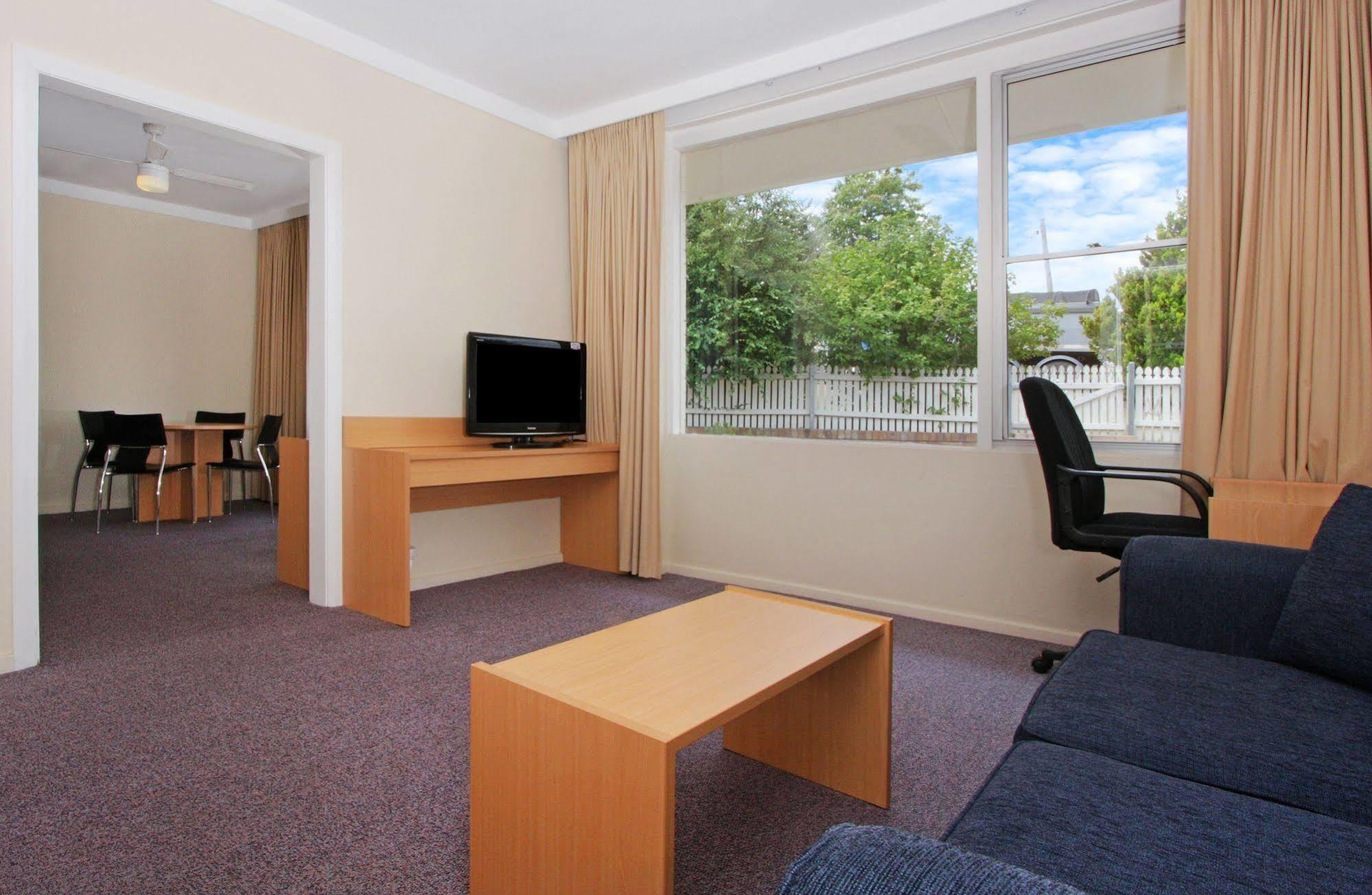 Redhill Cooma Motor Inn Extérieur photo