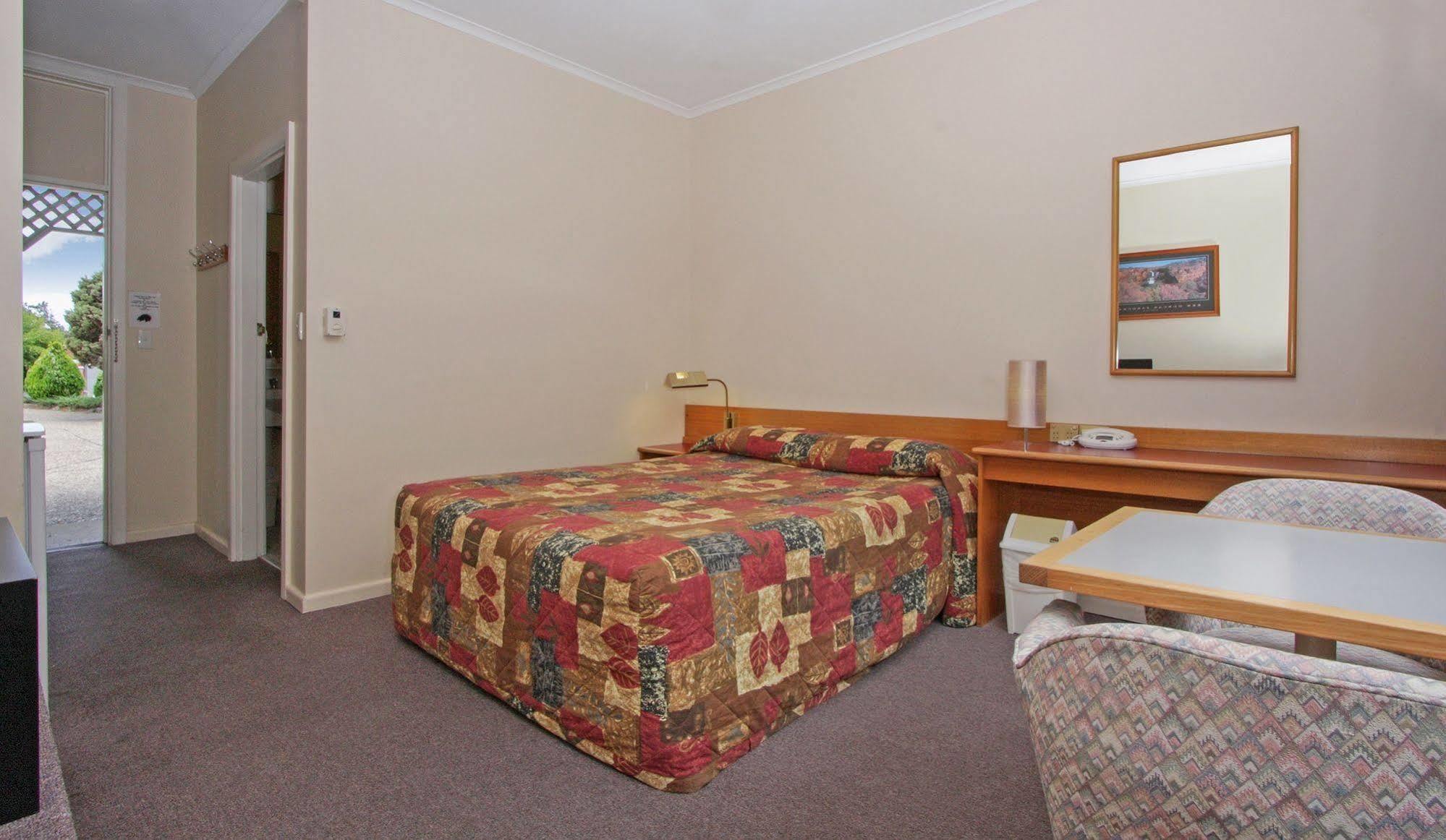 Redhill Cooma Motor Inn Extérieur photo
