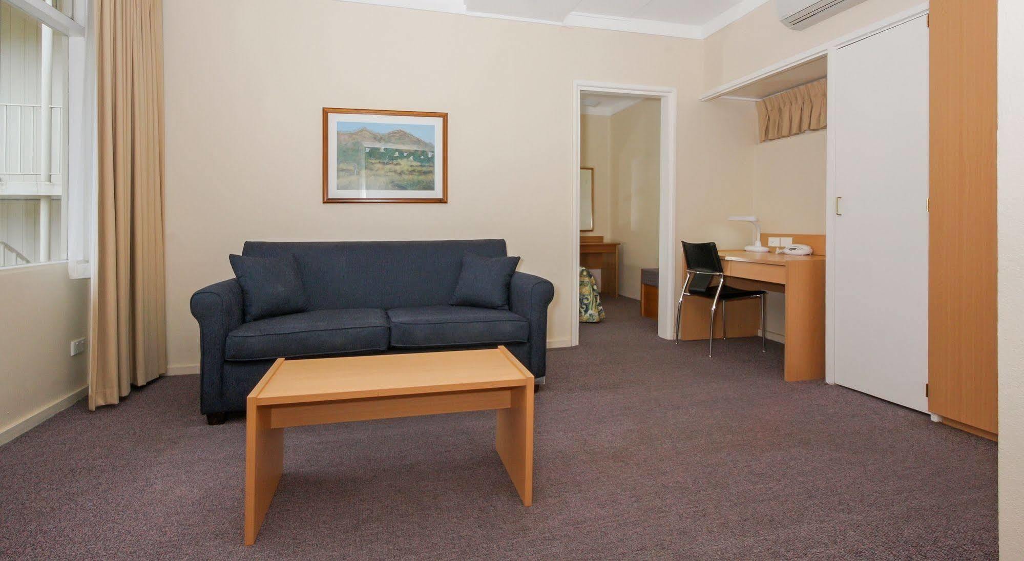 Redhill Cooma Motor Inn Extérieur photo