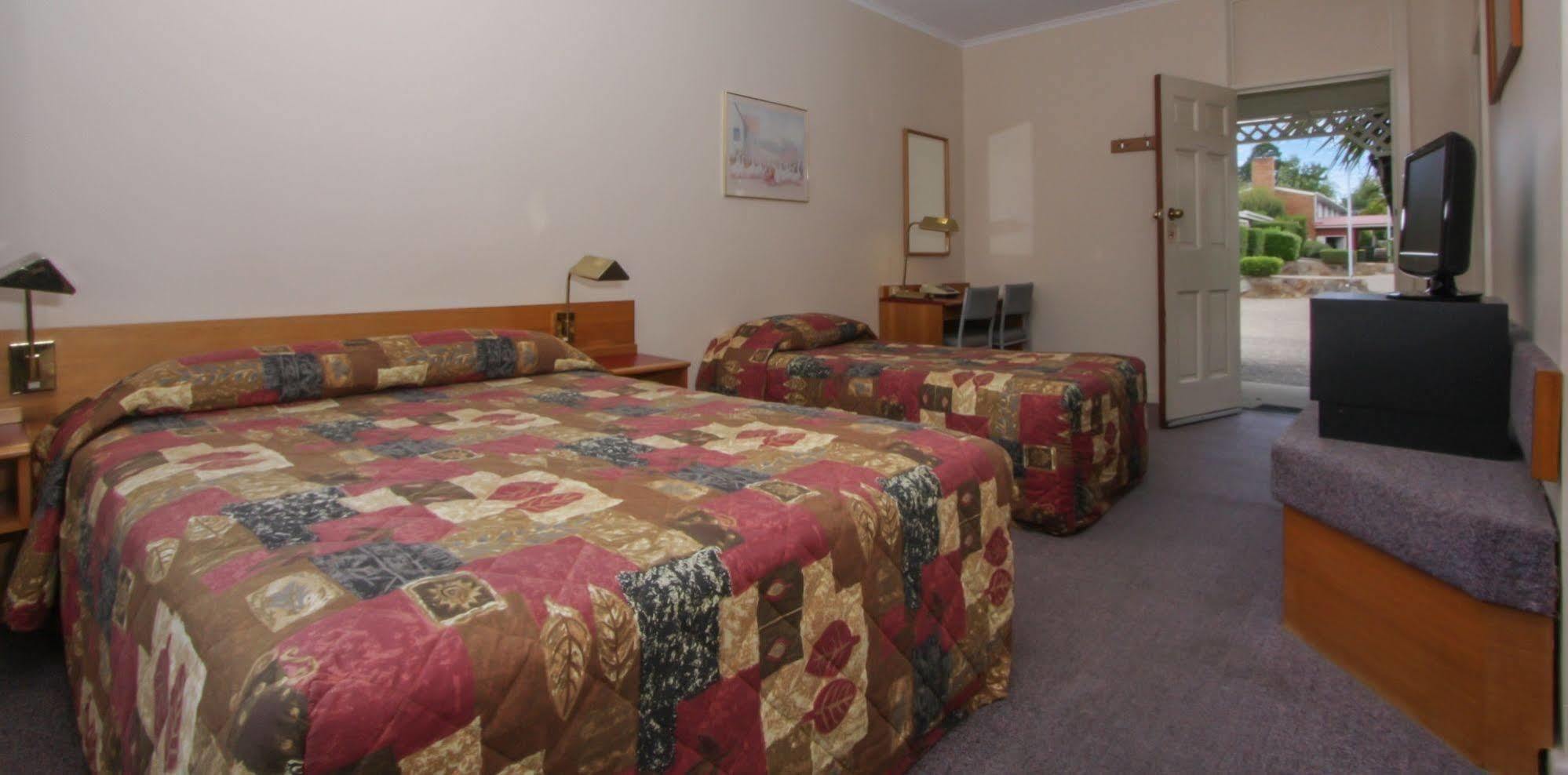 Redhill Cooma Motor Inn Extérieur photo