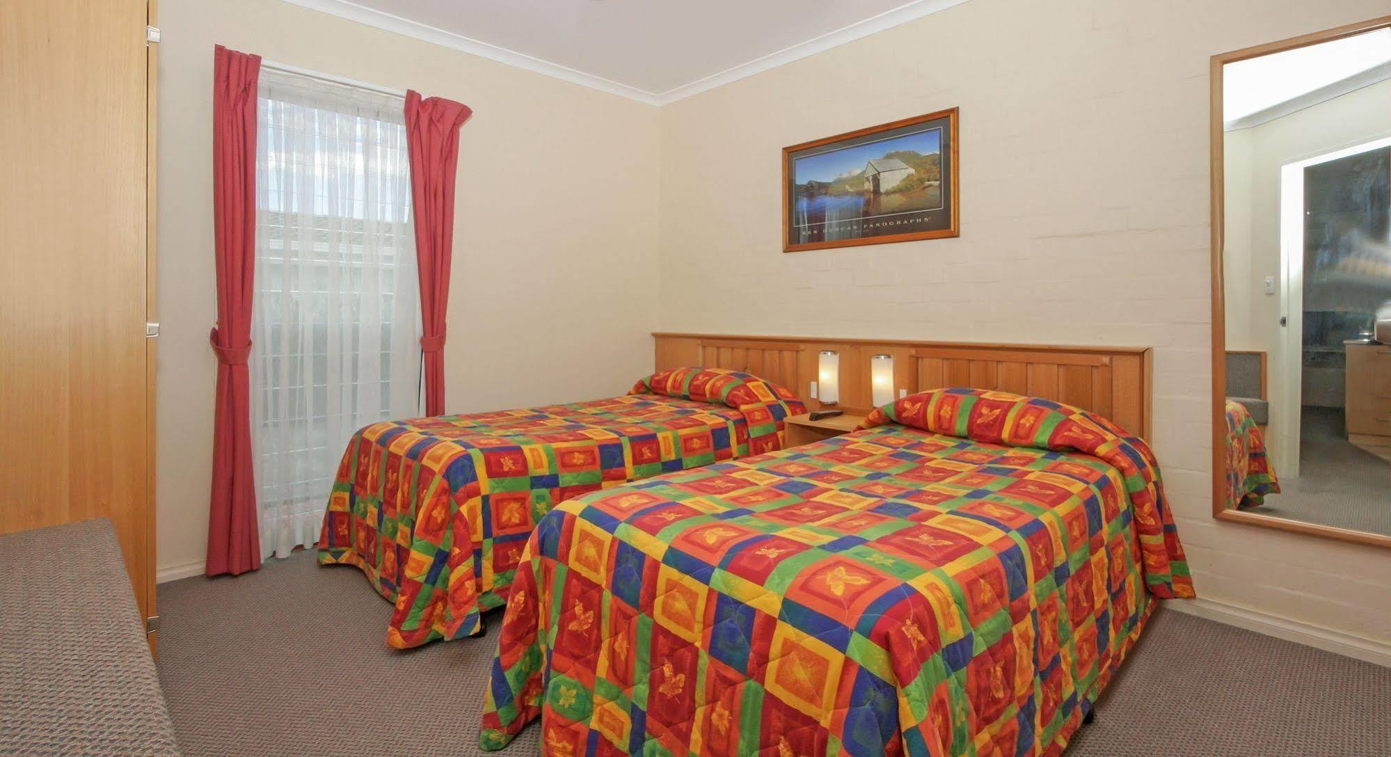 Redhill Cooma Motor Inn Extérieur photo