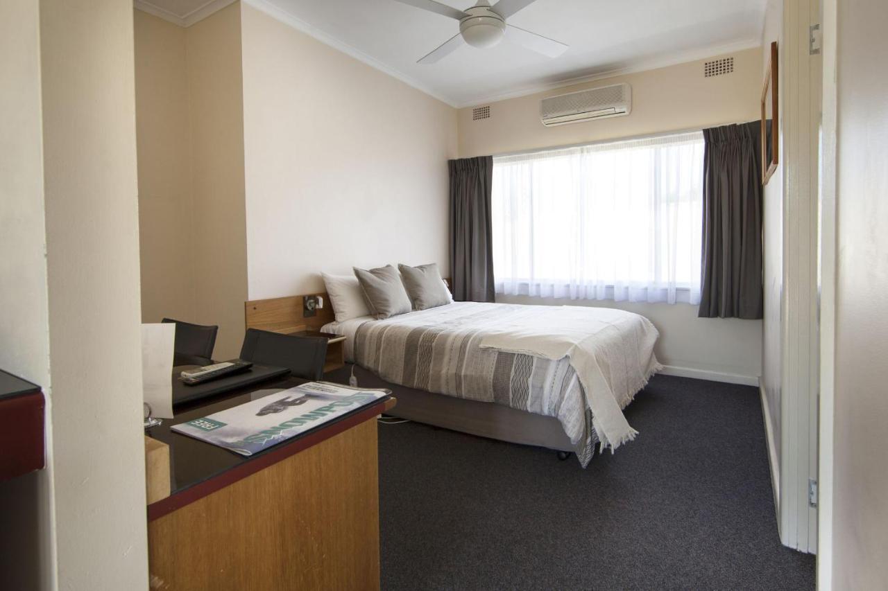 Redhill Cooma Motor Inn Extérieur photo